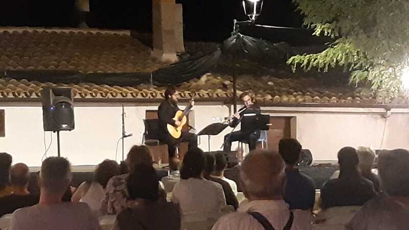 Eduard Sánchez flute and Jacob Cordover guitar, live in Paülls
